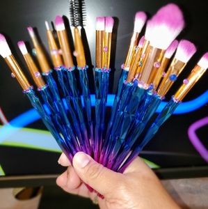 Makeup brushes